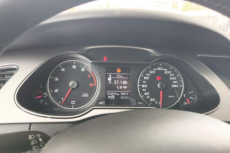 Used Audi A4L 2013 30 TFSI Automatic Comfort Model Instrument Cluster