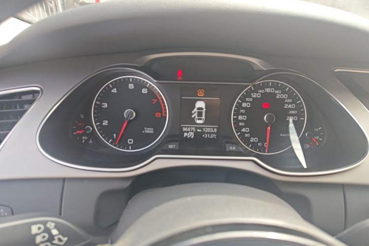 Used Audi A4L 2013 35 TFSI Automatic Standard Model Instrument Cluster