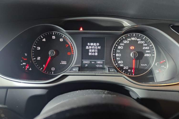 Used Audi A4L 2013 35 TFSI Automatic Technology Edition Instrument Cluster
