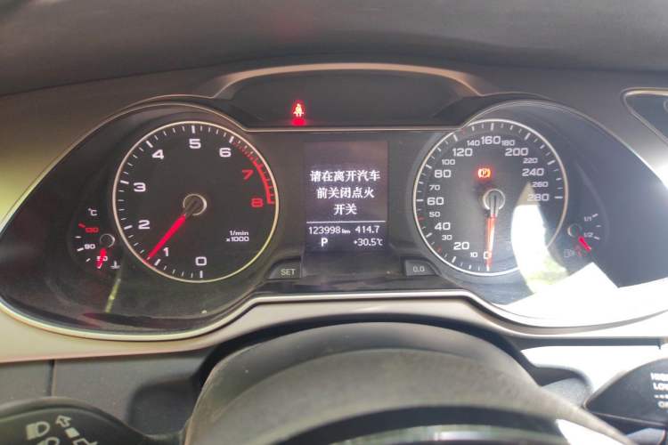 Used Audi A4L 2013 35 TFSI Automatic Comfort Model Instrument Cluster