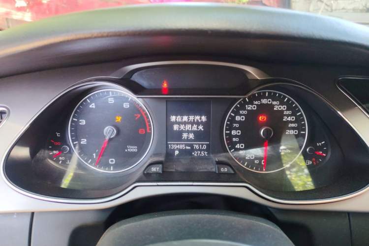 Used Audi A4L 2013 35 TFSI Automatic Comfort Model Instrument Cluster