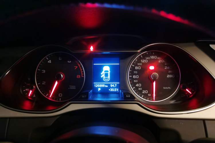 Used Audi A4L 2013 35 TFSI Automatic Comfort Model Instrument Cluster