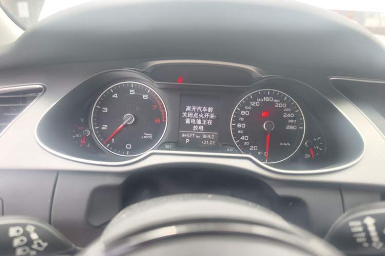 Used Audi A4L 2013 35 TFSI Automatic Comfort Model Instrument Cluster