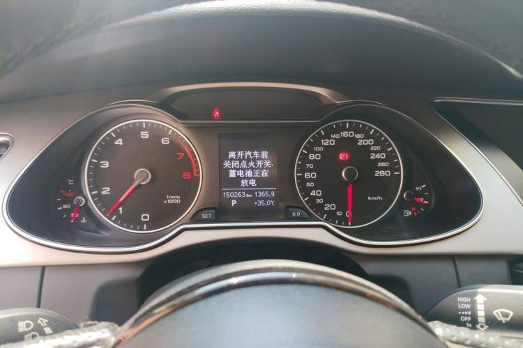 Used Audi A4L 2013 35 TFSI Automatic Comfort Model Instrument Cluster