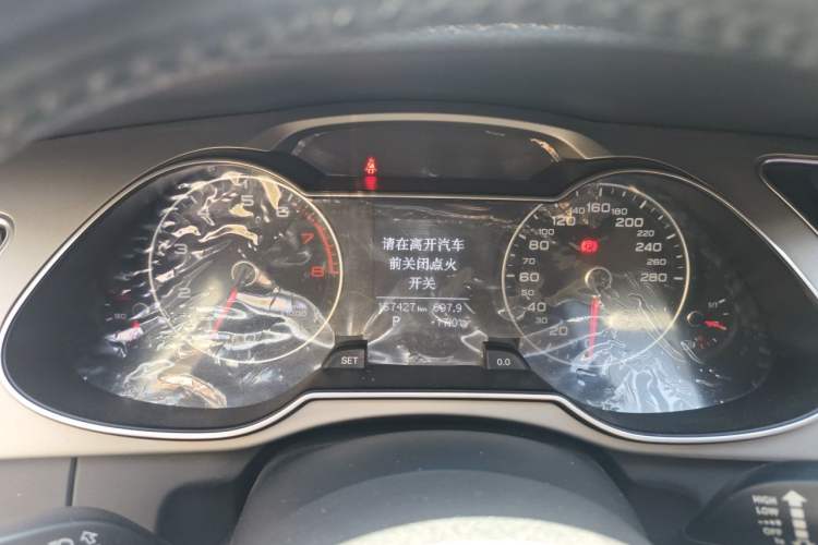 Used Audi A4L 2013 35 TFSI Automatic Comfort Model Instrument Cluster