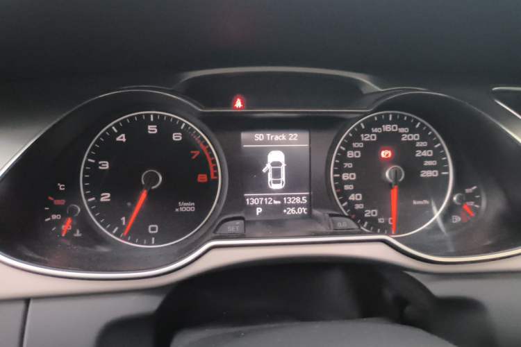 Used Audi A4L 2013 30 TFSI Automatic Comfort Model Instrument Cluster