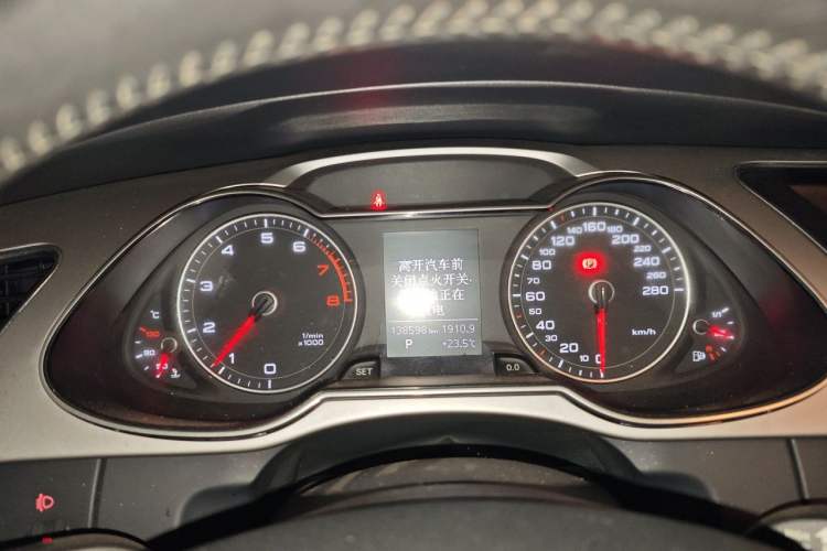 Used Audi A4L 2013 30 TFSI Automatic Comfort Model Instrument Cluster