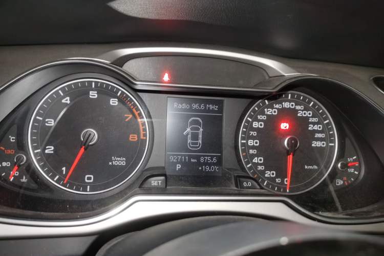 Used Audi A4L 2013 35 TFSI Automatic Standard Model Instrument Cluster