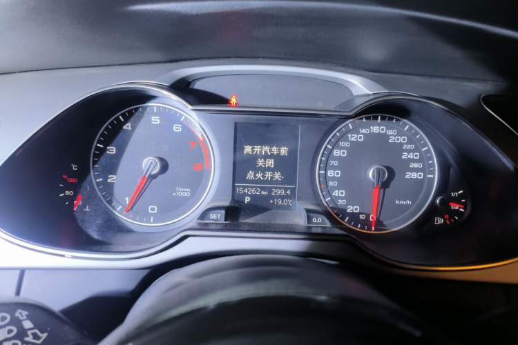 Used Audi A4L 2013 35 TFSI Automatic Comfort Model Instrument Cluster