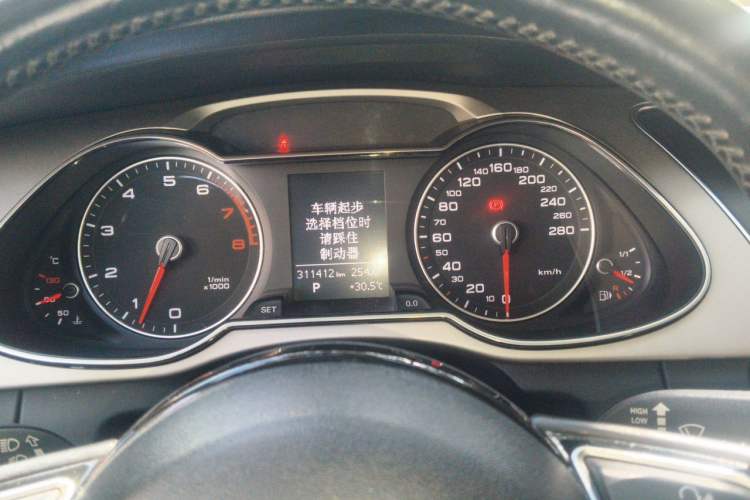 Used Audi A4L 2013 35 TFSI Automatic Standard Model Instrument Cluster