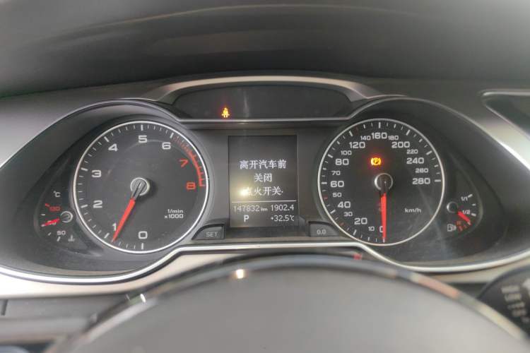 Used Audi A4L 2013 35 TFSI Automatic Comfort Model Instrument Cluster