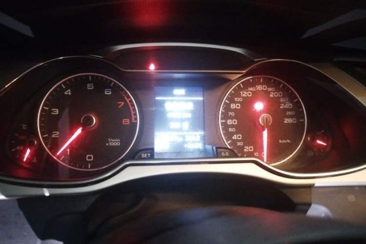 Used Audi A4L 2013 35 TFSI Automatic Comfort Model Instrument Cluster