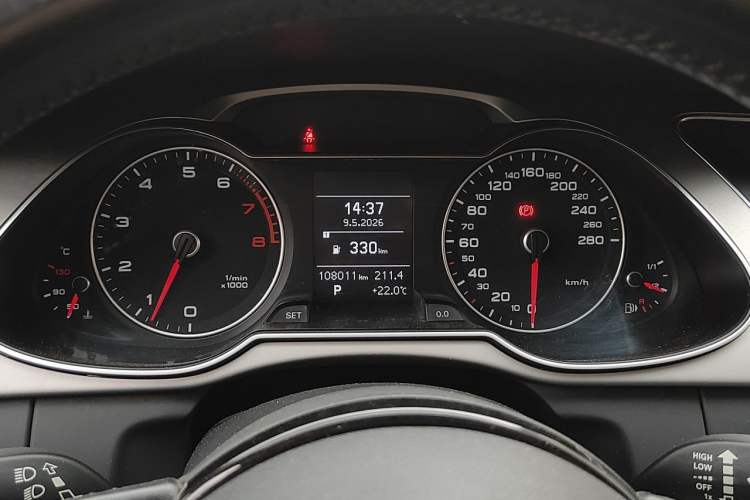 Used Audi A4L 2013 35 TFSI Automatic Comfort Model Instrument Cluster