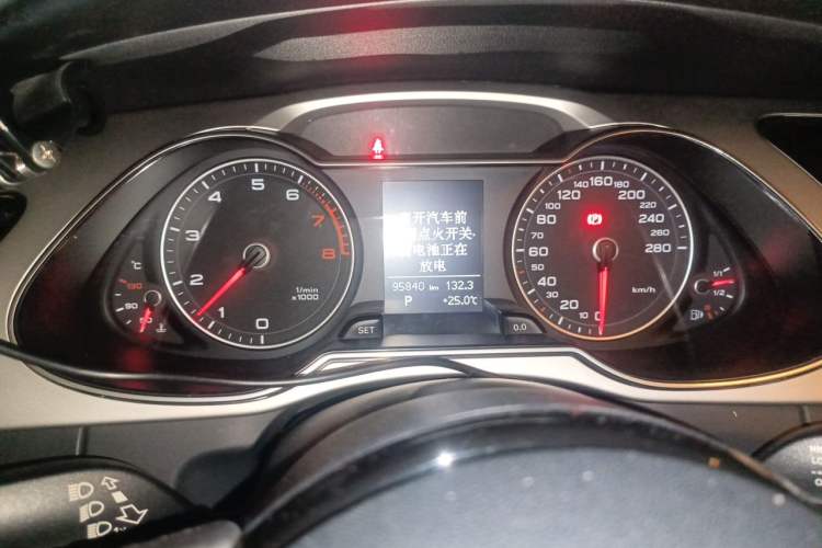 Used Audi A4L 2013 35 TFSI Automatic Comfort Model Instrument Cluster