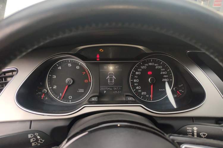 Used Audi A4L 2013 35 TFSI Automatic Standard Model Instrument Cluster