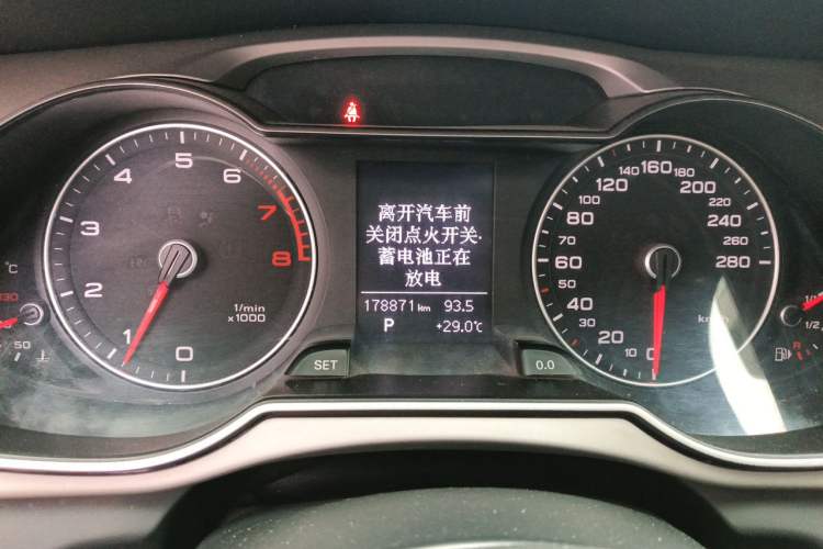 Used Audi A4L 2013 35 TFSI Automatic Comfort Model Instrument Cluster