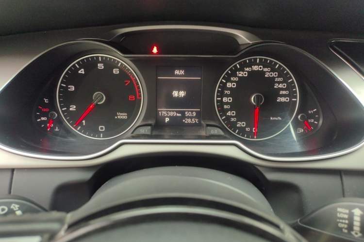 Used Audi A4L 2013 35 TFSI Automatic Comfort Model Instrument Cluster