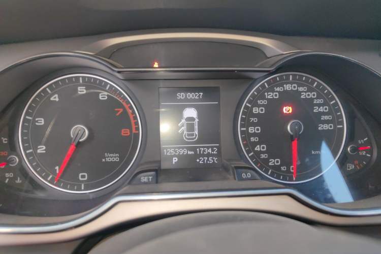 Used Audi A4L 2013 35 TFSI Automatic Comfort Model Instrument Cluster