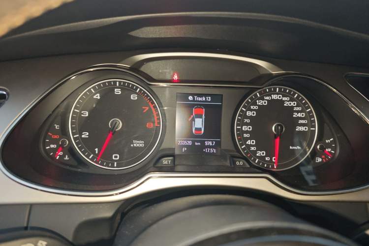 Used Audi A4L 2013 35 TFSI Automatic Technology Edition Instrument Cluster