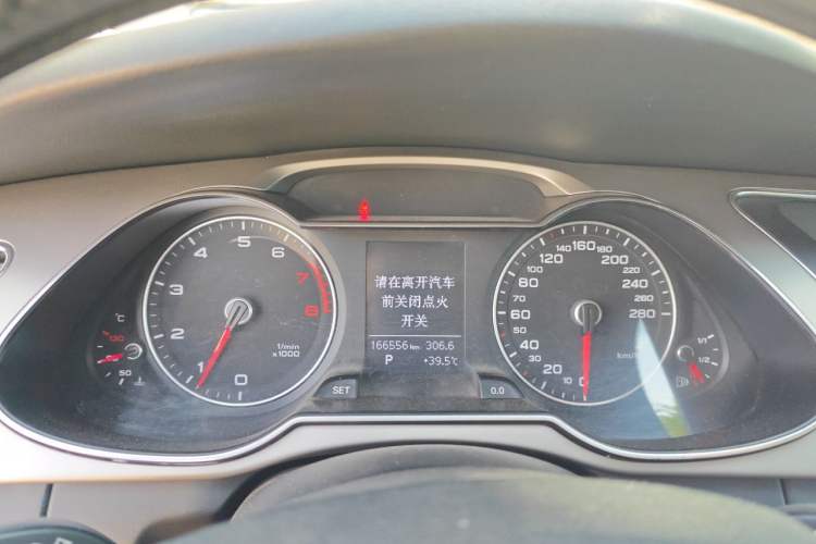 Used Audi A4L 2013 30 TFSI Automatic Comfort Model Instrument Cluster