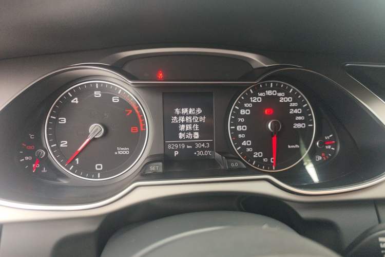 Used Audi A4L 2013 35 TFSI Automatic Comfort Model Instrument Cluster