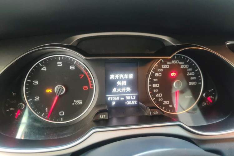 Used Audi A4L 2013 35 TFSI Automatic Comfort Model Instrument Cluster