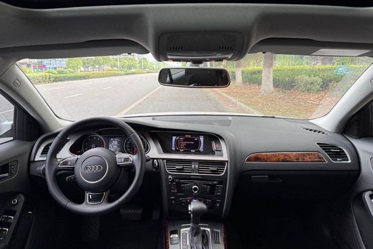 Used Audi A4L 2013 35 TFSI Automatic Comfort Model Interior 1