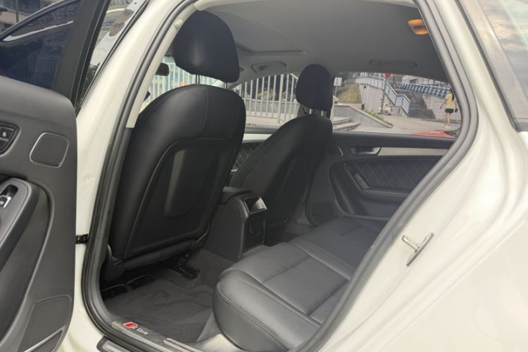 Used Audi A4L 2013 30 TFSI Automatic Comfort Model Interior 1