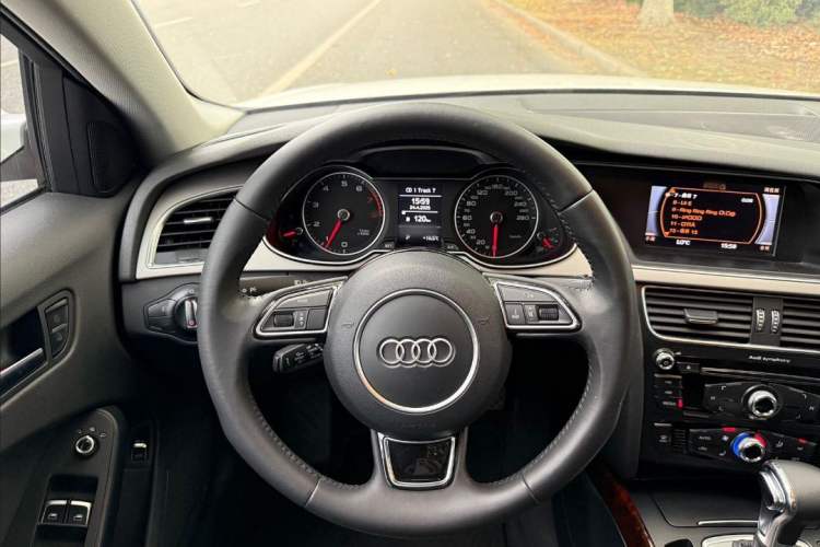 Used Audi A4L 2013 35 TFSI Automatic Comfort Model Interior 2