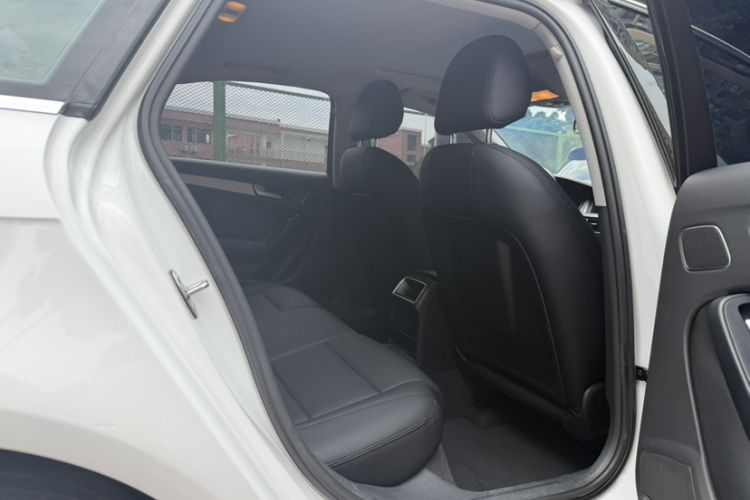 Used Audi A4L 2013 30 TFSI Automatic Comfort Model Interior 3