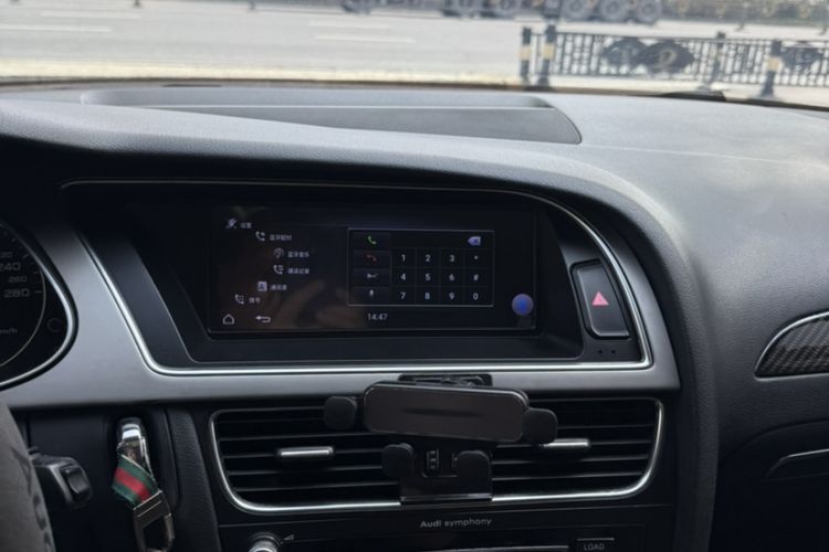 Used Audi A4L 2013 35 TFSI Automatic Comfort Model Interior 3