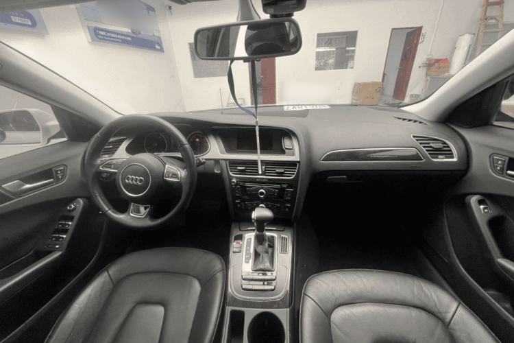 Used Audi A4L 2013 35 TFSI Automatic Comfort Model Interior 3