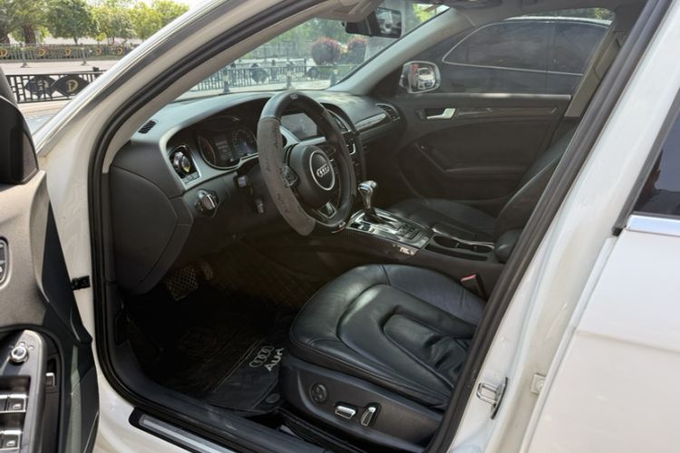 Used Audi A4L 2013 35 TFSI Automatic Comfort Model Interior 4