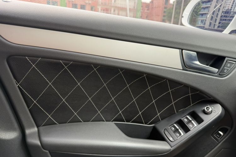 Used Audi A4L 2013 30 TFSI Automatic Comfort Model Interior 7