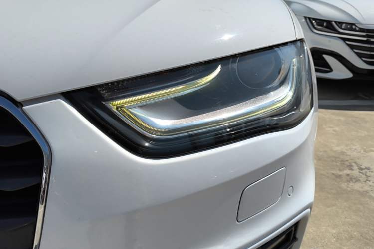 Used Audi A4L 2013 35 TFSI Automatic Standard Model Left Front Headlight