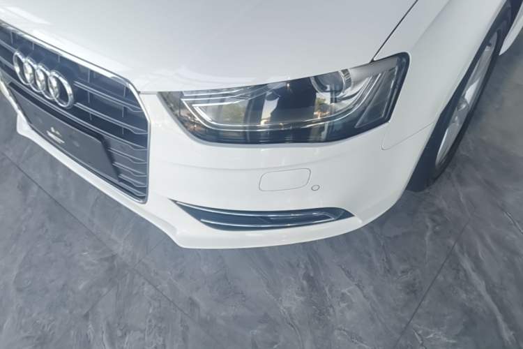 Used Audi A4L 2013 35 TFSI Automatic Comfort Model Left Front Headlight