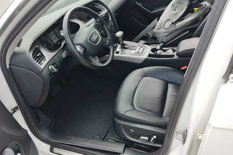 Used Audi A4L 2013 30 TFSI Automatic Comfort Model Left Front Seat