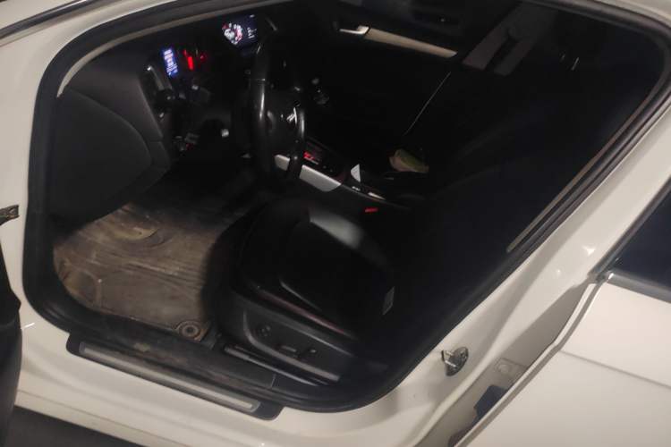 Used Audi A4L 2013 30 TFSI Automatic Comfort Model Left Front Seat