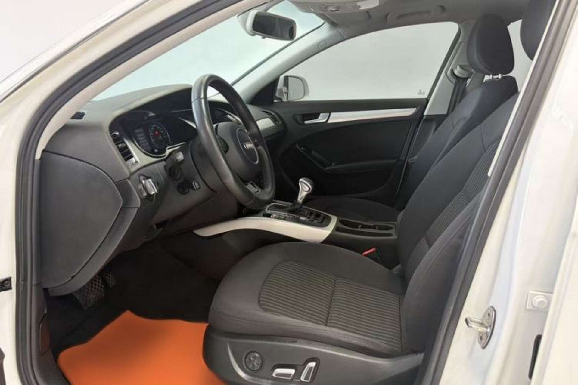 Used Audi A4L 2013 35 TFSI Automatic Standard Model Left Front Seat