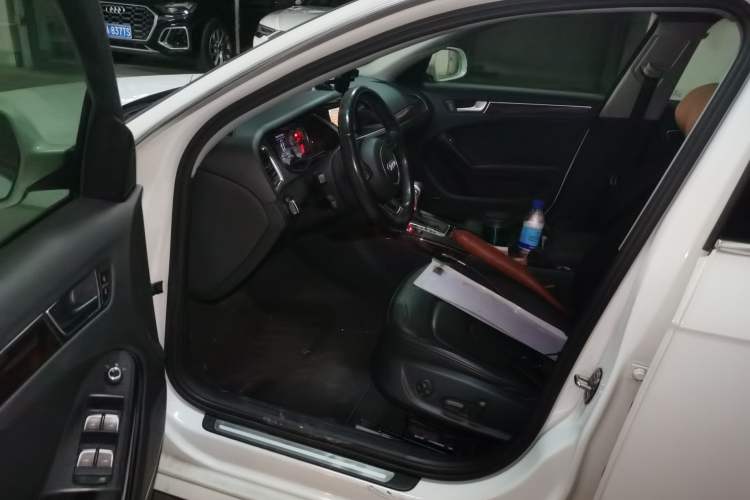 Used Audi A4L 2013 35 TFSI Automatic Standard Model Left Front Seat