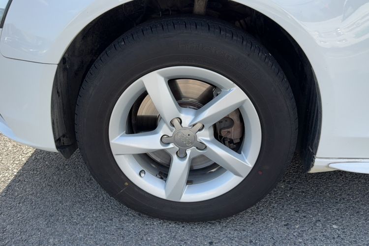Used Audi A4L 2013 30 TFSI Manual Comfort Model Left Front Wheel Hub