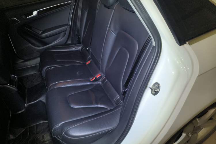Used Audi A4L 2013 35 TFSI Automatic Comfort Model Left Rear Seat