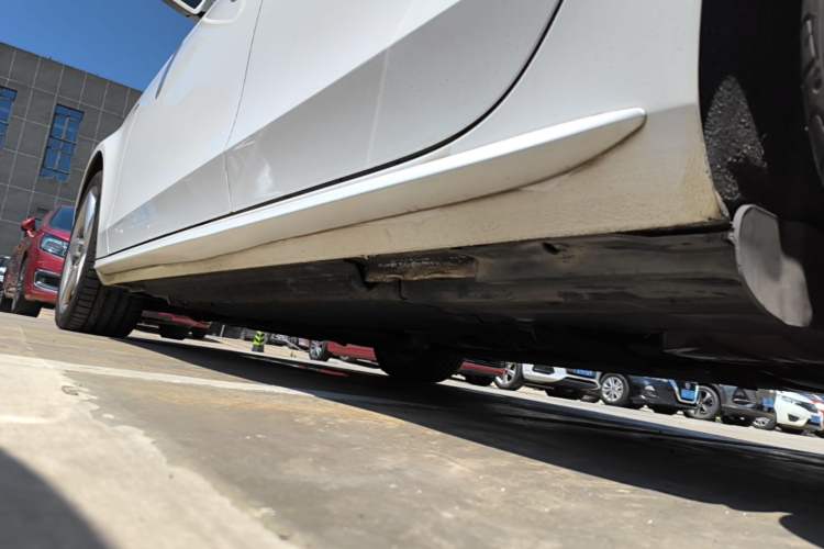 Used Audi A4L 2013 35 TFSI Automatic Standard Model Left Side Sill