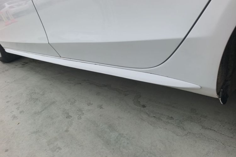 Used Audi A4L 2013 35 TFSI Automatic Standard Model Left Side Sill
