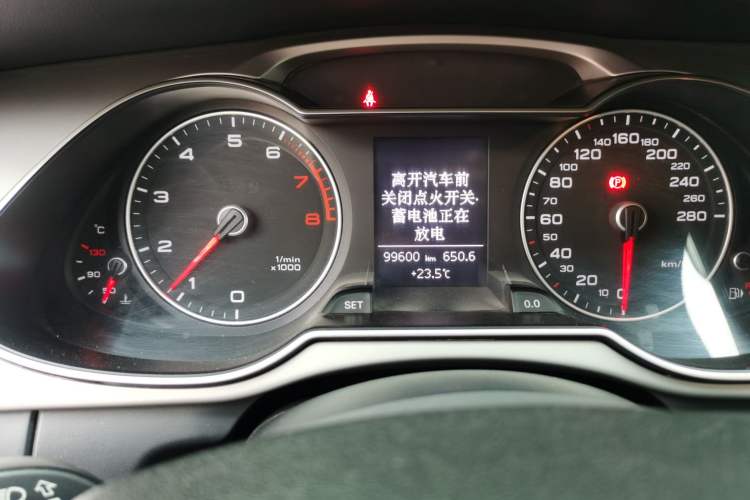 Used Audi A4L 2013 30 TFSI Manual Comfort Model Odometer Close Up
