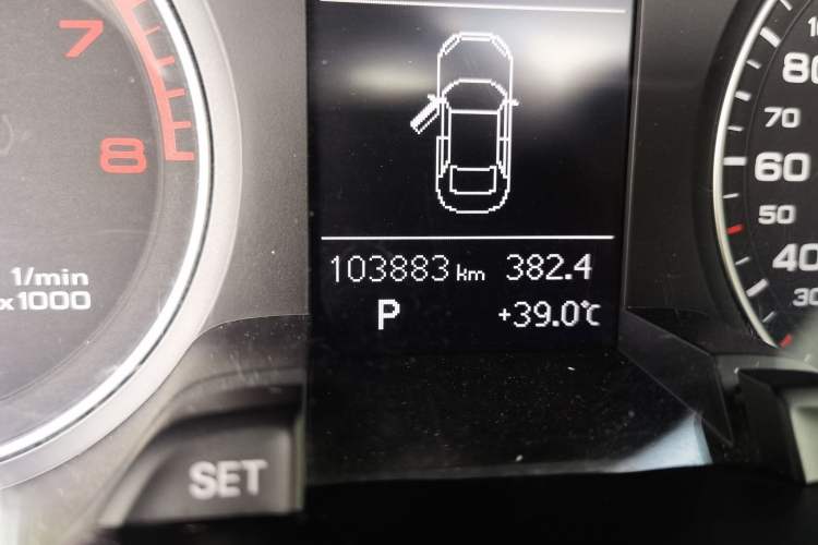 Used Audi A4L 2013 35 TFSI Automatic Standard Model Odometer Close Up