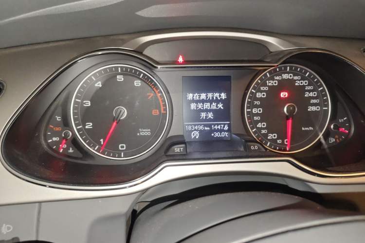 Used Audi A4L 2013 30 TFSI Manual Comfort Model Odometer Close Up