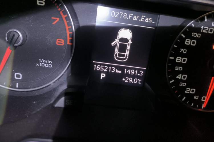 Used Audi A4L 2013 35 TFSI Automatic Comfort Model Odometer Close Up