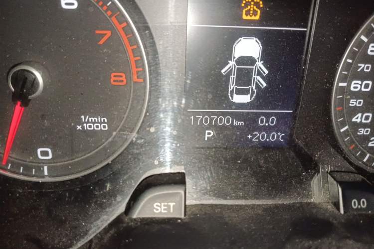 Used Audi A4L 2013 35 TFSI Automatic Standard Model Odometer Close Up