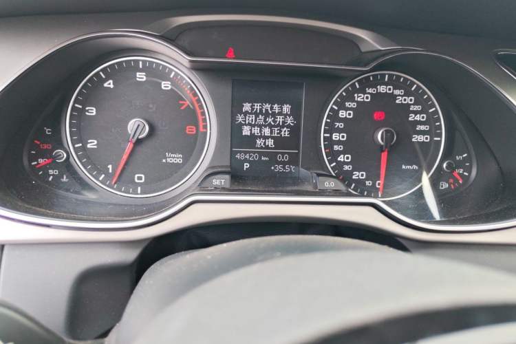 Used Audi A4L 2013 35 TFSI Automatic Standard Model Odometer Close Up